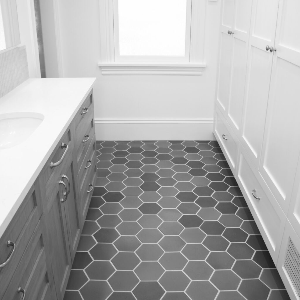 HISTORIC HOME PRIMARY BATHROOM