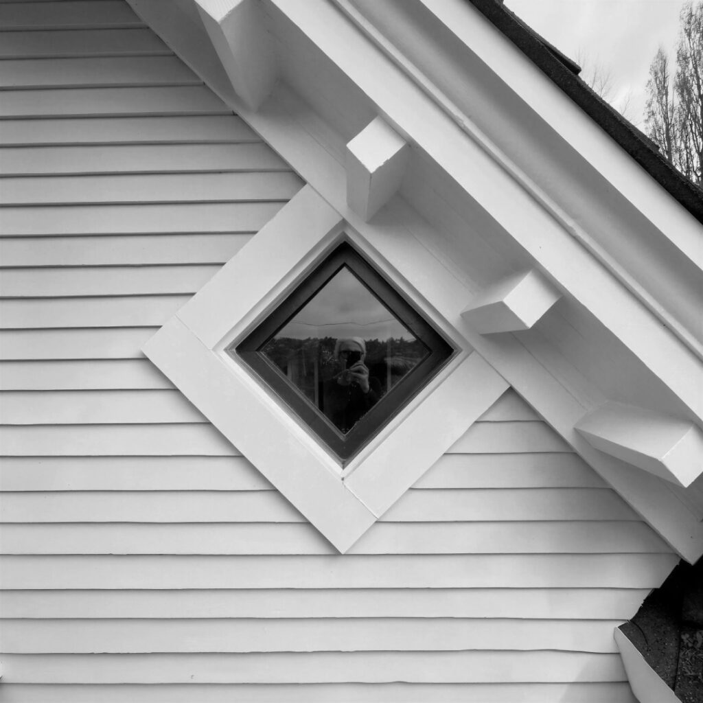 MAGNOLIA EAVE